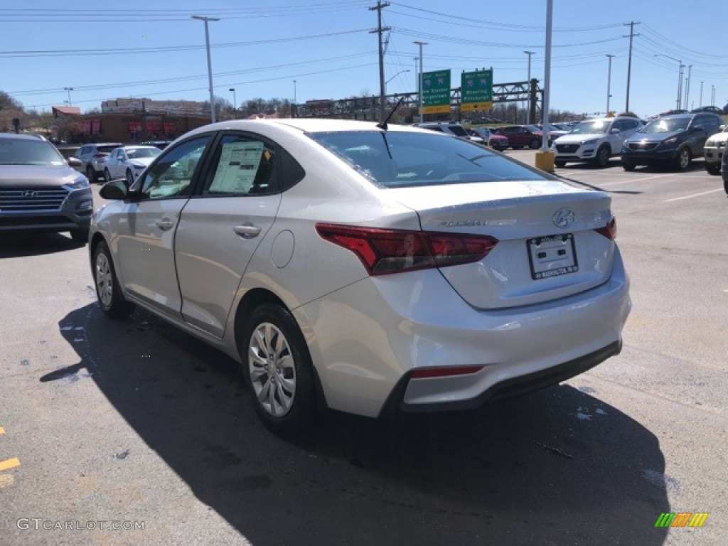 2021 Accent SE - Olympus Silver / Black photo #3