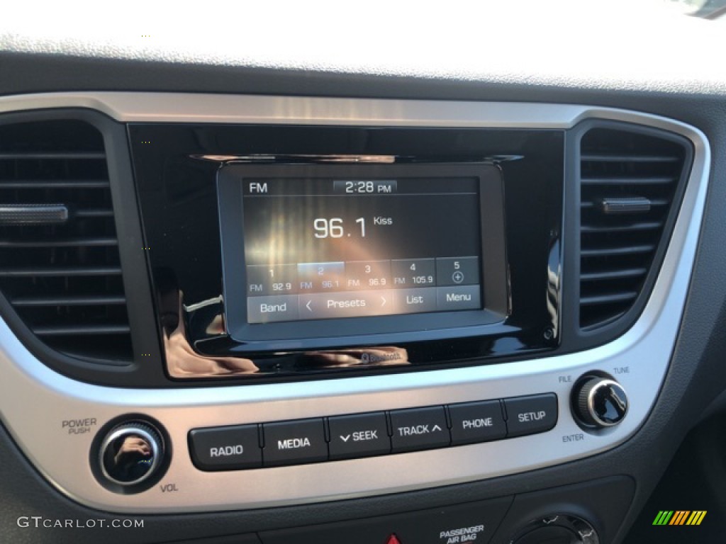 2021 Accent SE - Olympus Silver / Black photo #7