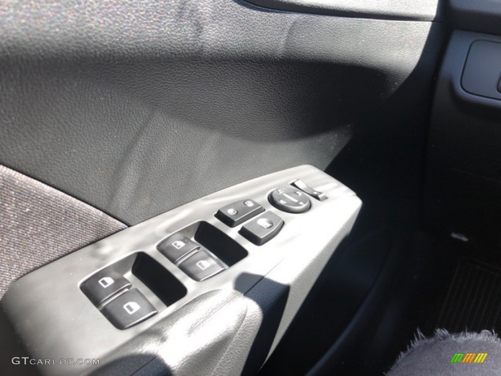 2021 Accent SE - Olympus Silver / Black photo #11