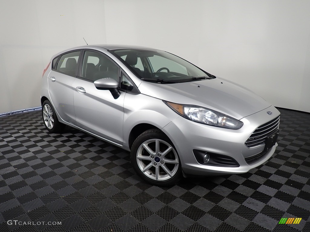 2018 Fiesta SE Hatchback - Ingot Silver / Charcoal Black photo #3