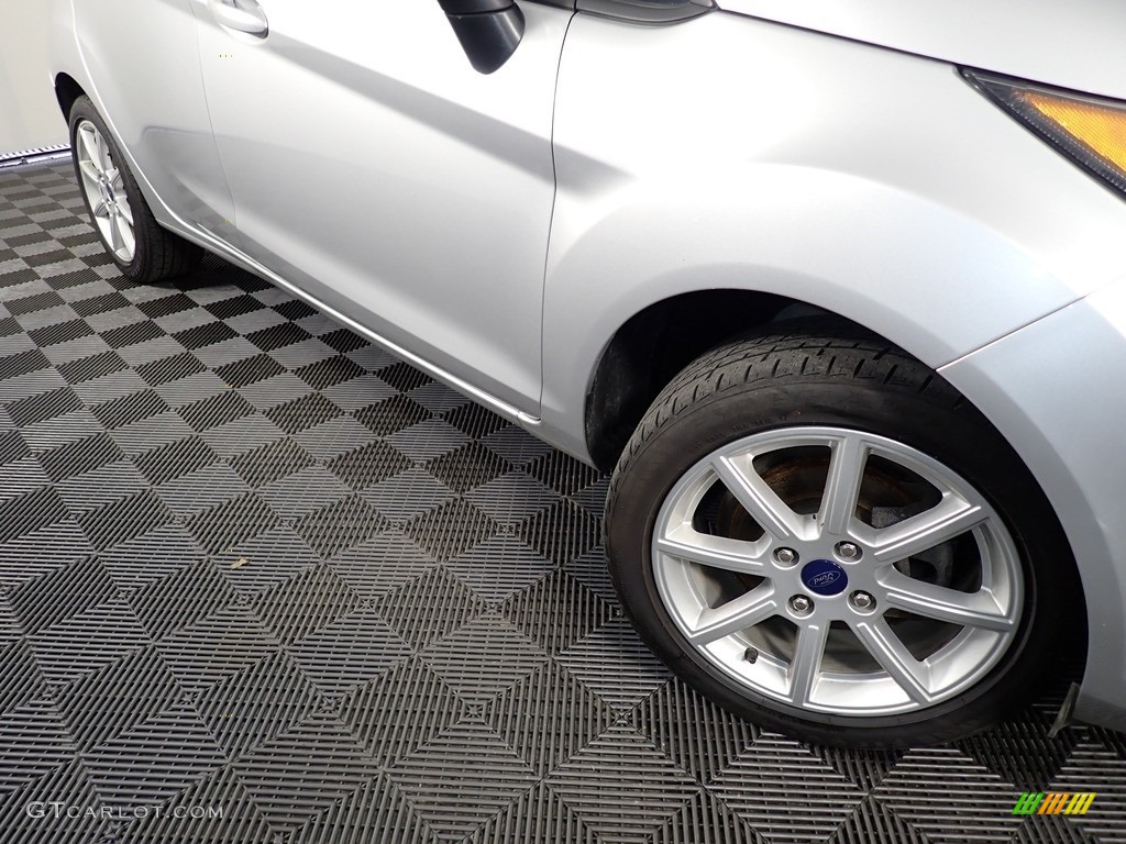 2018 Fiesta SE Hatchback - Ingot Silver / Charcoal Black photo #4