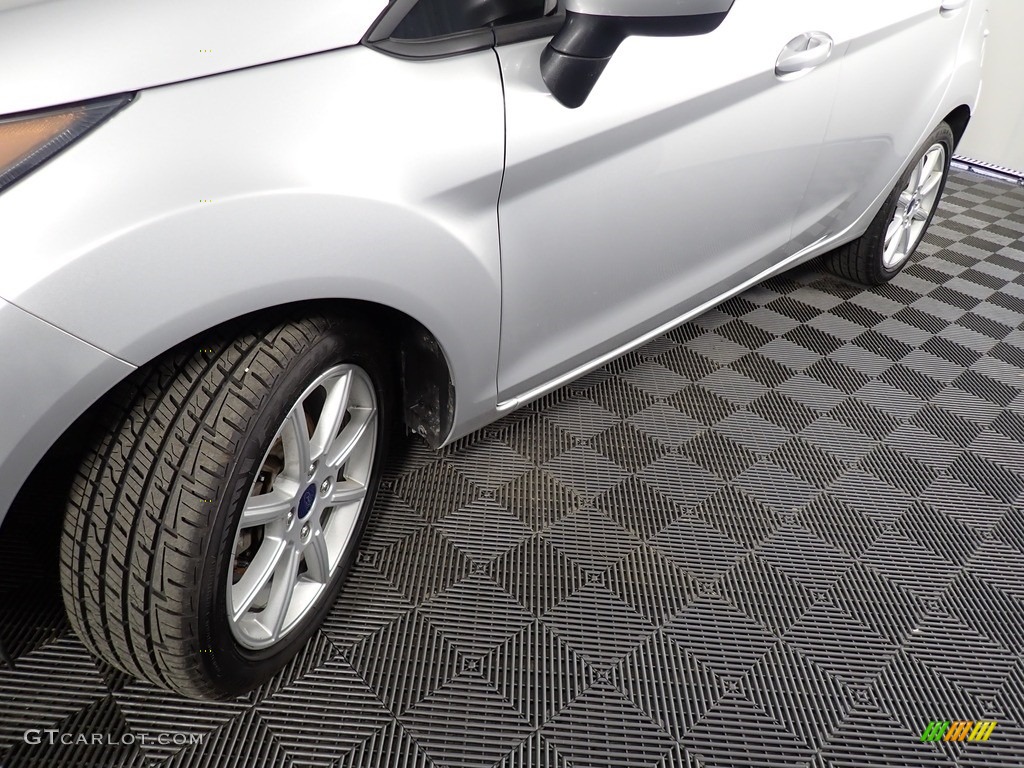 2018 Fiesta SE Hatchback - Ingot Silver / Charcoal Black photo #9