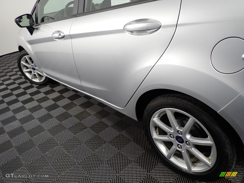 2018 Fiesta SE Hatchback - Ingot Silver / Charcoal Black photo #10