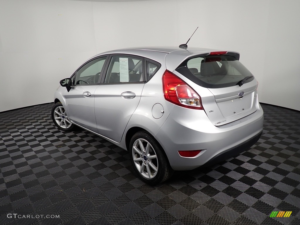 2018 Fiesta SE Hatchback - Ingot Silver / Charcoal Black photo #11