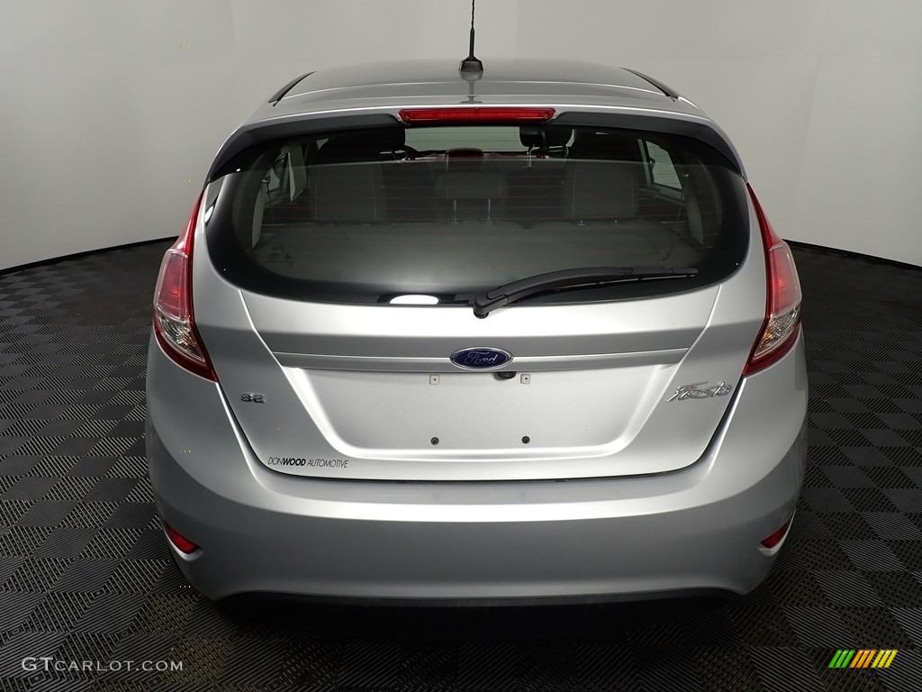 2018 Fiesta SE Hatchback - Ingot Silver / Charcoal Black photo #12
