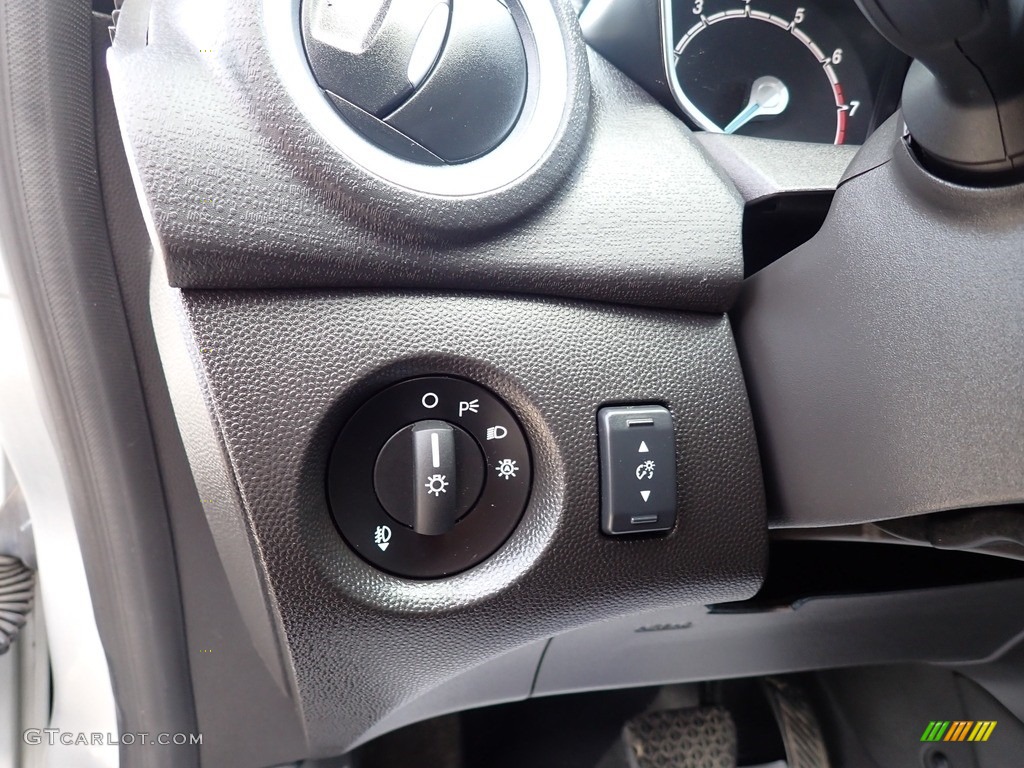 2018 Fiesta SE Hatchback - Ingot Silver / Charcoal Black photo #19