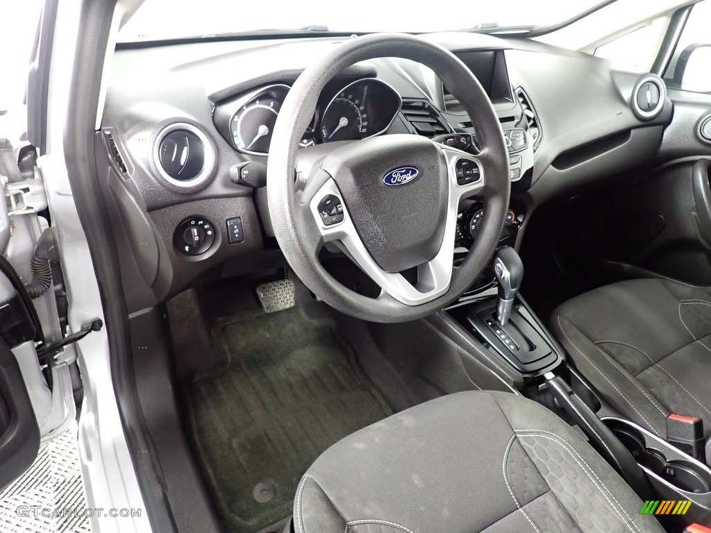 2018 Fiesta SE Hatchback - Ingot Silver / Charcoal Black photo #31