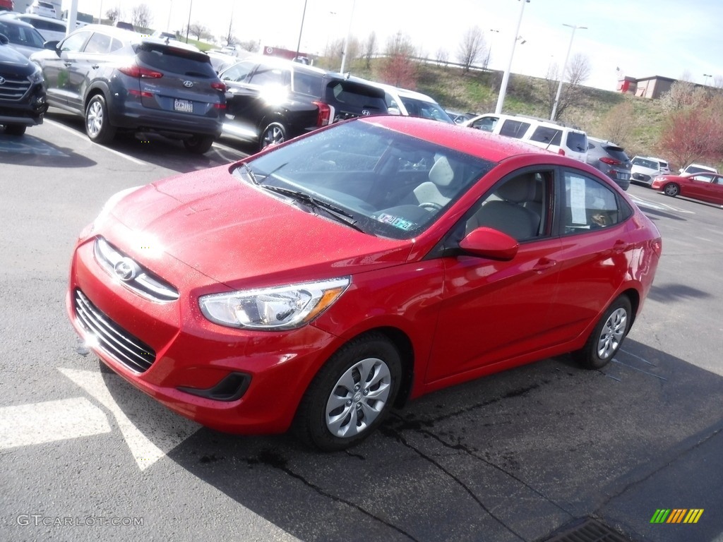 2016 Accent SE Sedan - Boston Red / Gray photo #5