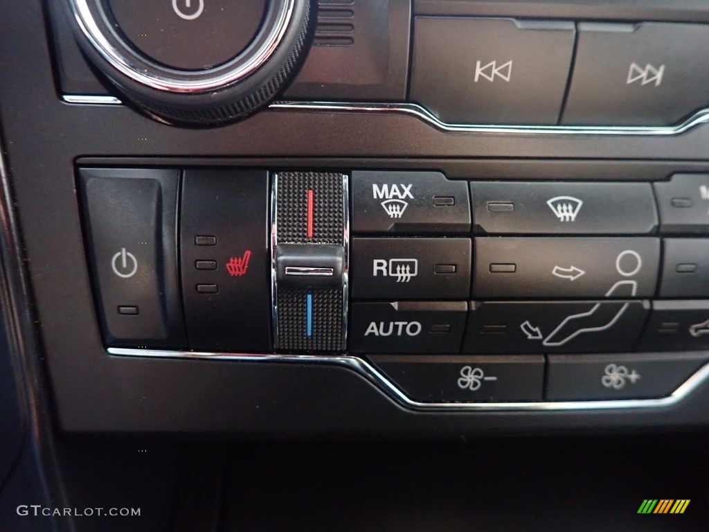 2018 Explorer XLT 4WD - Oxford White / Ebony Black photo #3