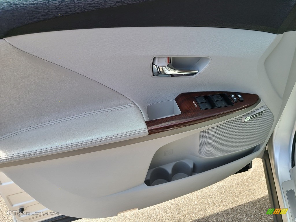 2010 Venza V6 AWD - Classic Silver Metallic / Gray photo #4