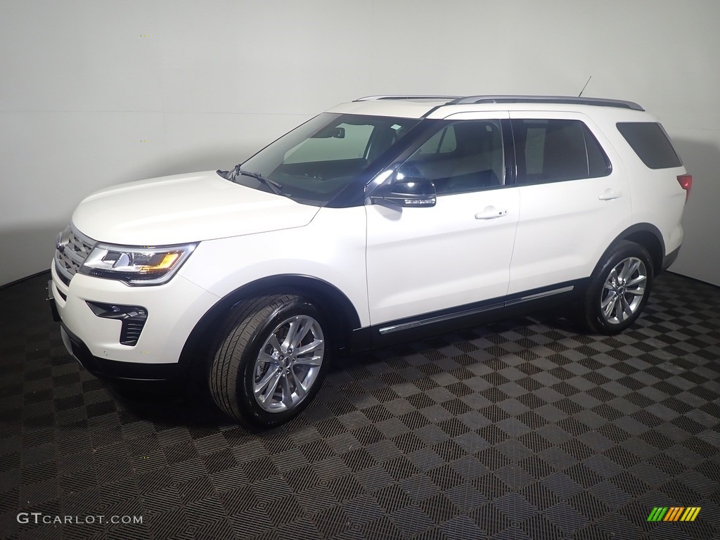2018 Explorer XLT 4WD - Oxford White / Ebony Black photo #12