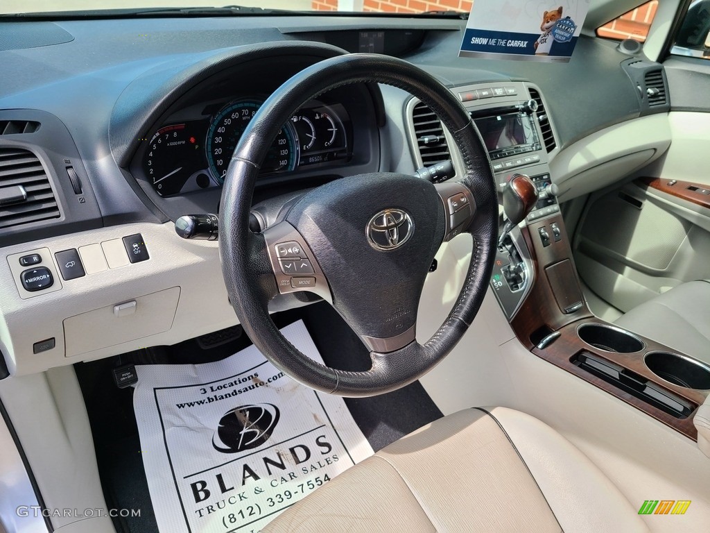 2010 Venza V6 AWD - Classic Silver Metallic / Gray photo #10