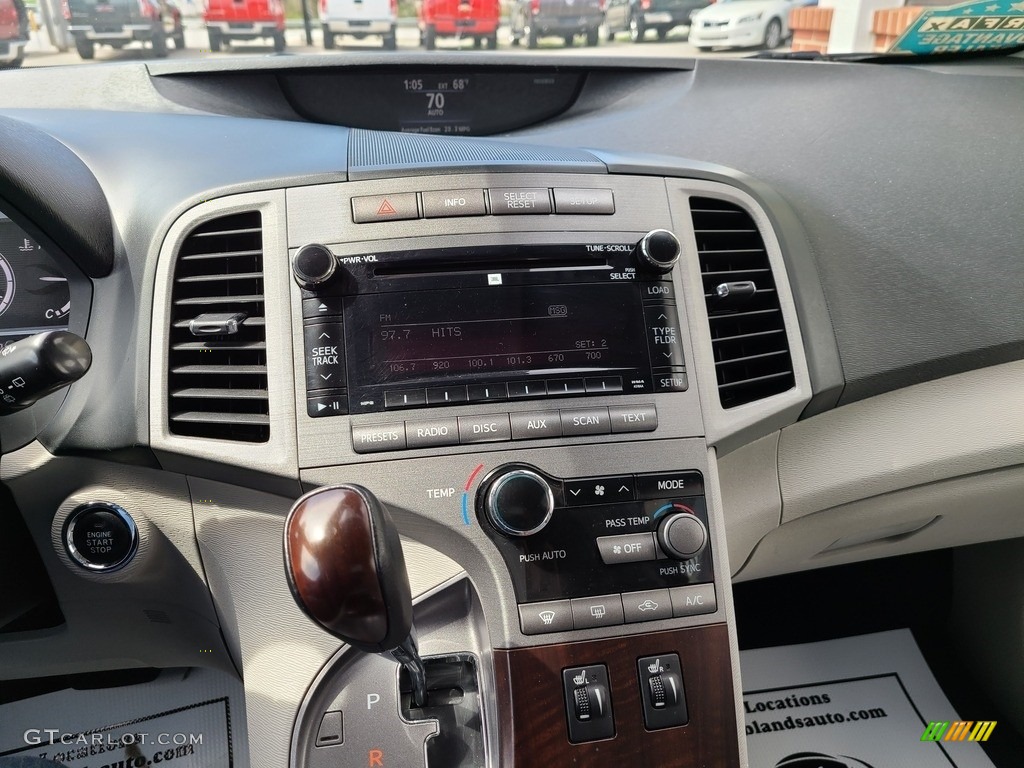 2010 Venza V6 AWD - Classic Silver Metallic / Gray photo #20