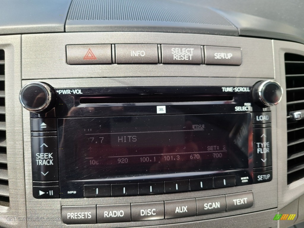 2010 Venza V6 AWD - Classic Silver Metallic / Gray photo #23