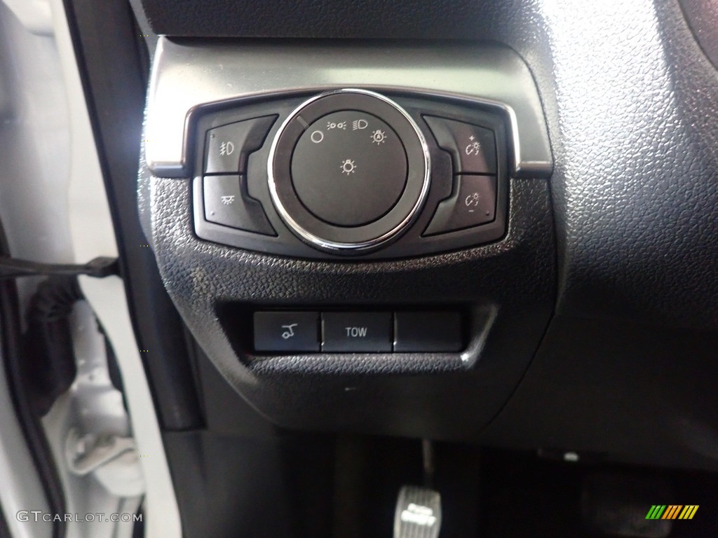 2018 Explorer XLT 4WD - Oxford White / Ebony Black photo #36