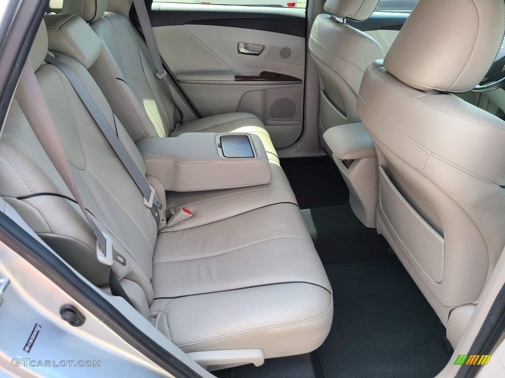 2010 Venza V6 AWD - Classic Silver Metallic / Gray photo #48