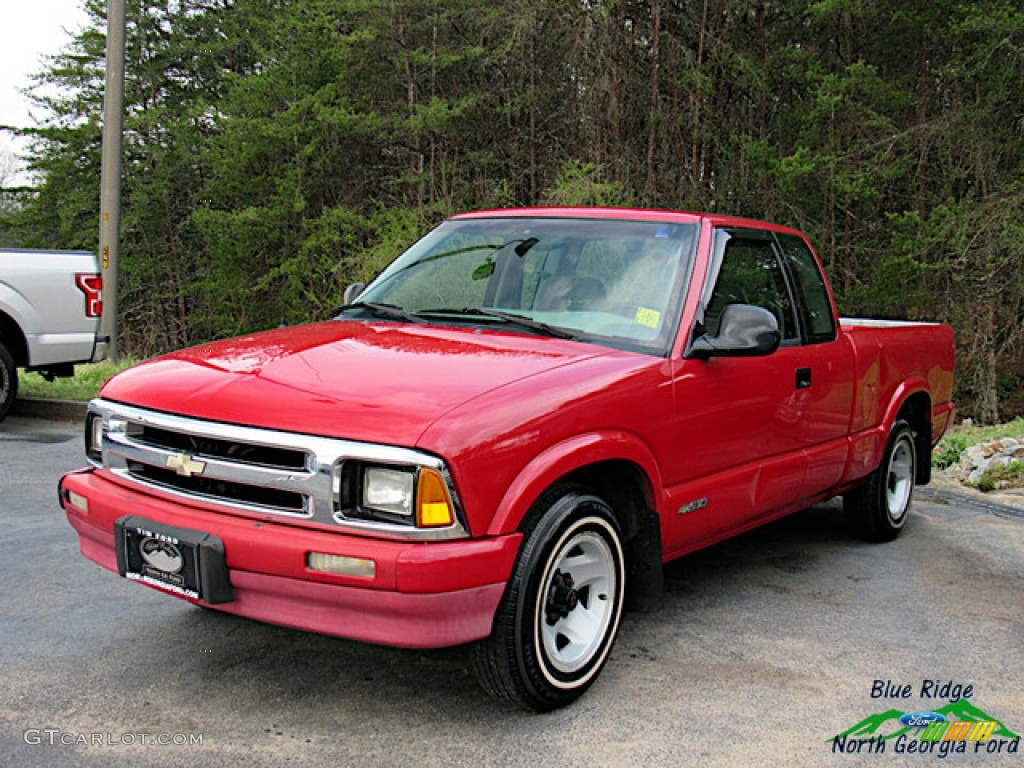 1994 S10 LS Extended Cab - Bright Red / Gray photo #1
