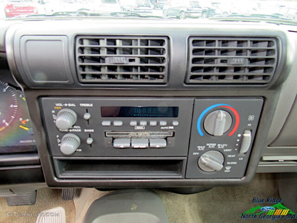 1994 Chevrolet S10 LS Extended Cab Controls Photo #141533801