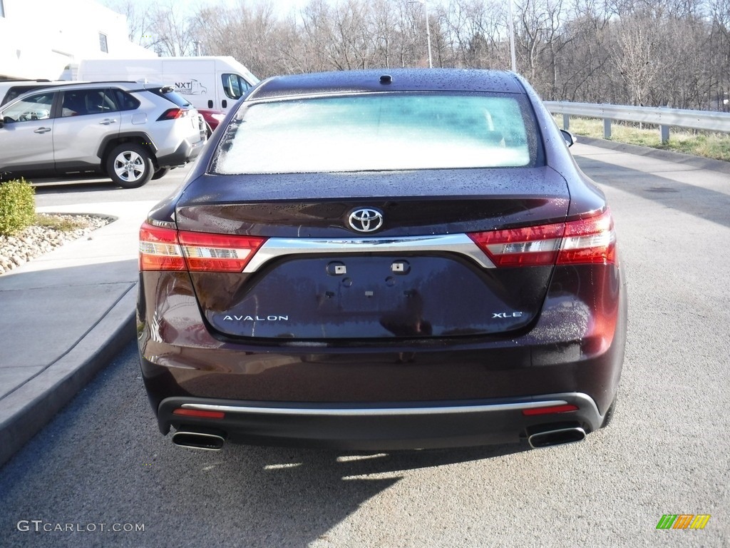 2018 Avalon XLE - Sizzling Crimson Mica / Almond photo #15