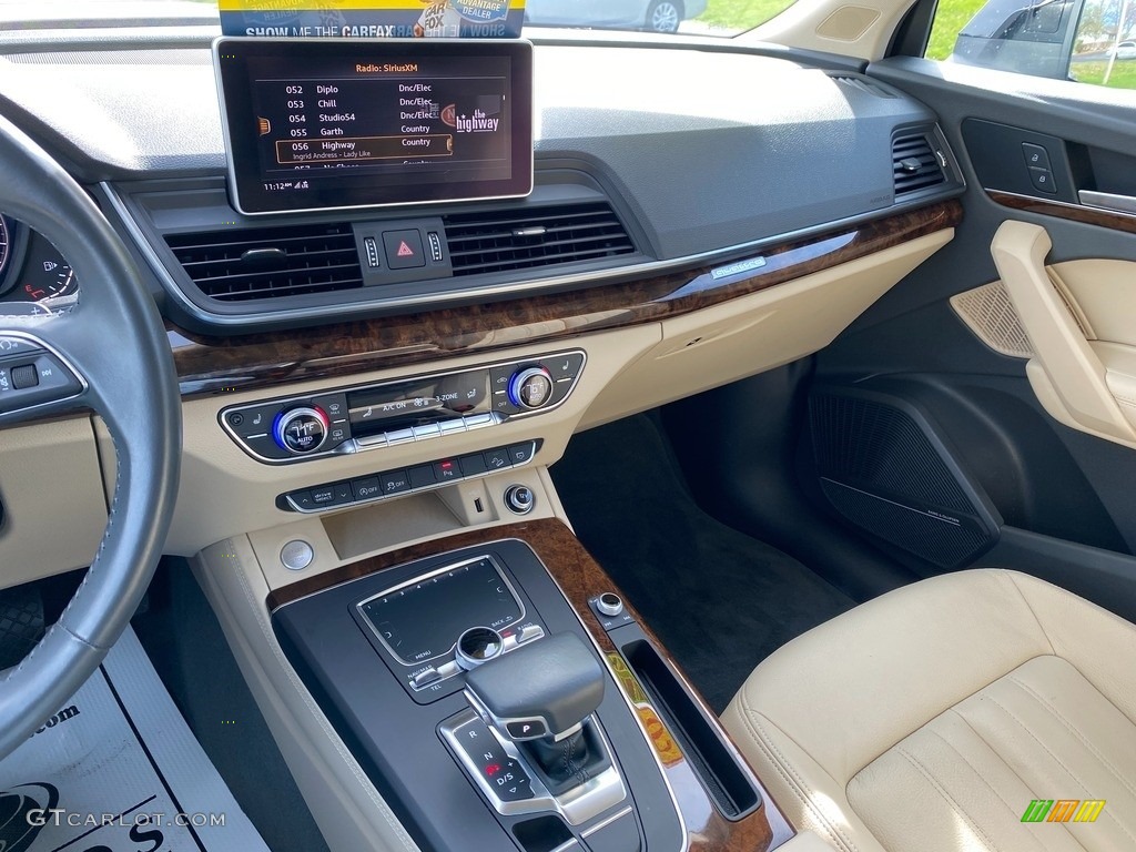 2018 Audi Q5 2.0 TFSI Prestige quattro Atlas Beige Dashboard Photo #141536210