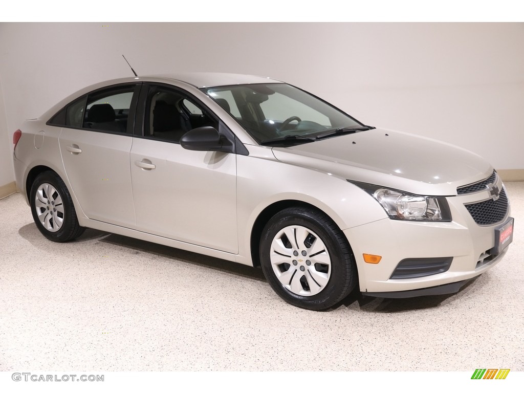 2014 Cruze LS - Champagne Silver Metallic / Jet Black/Medium Titanium photo #1