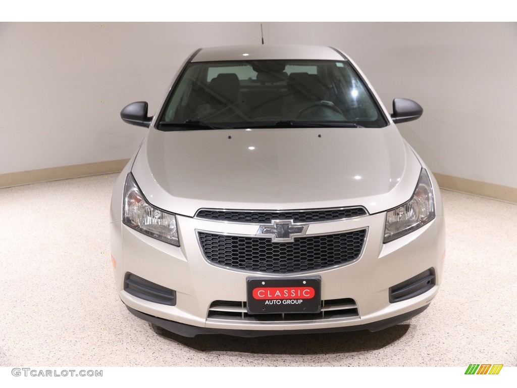2014 Cruze LS - Champagne Silver Metallic / Jet Black/Medium Titanium photo #2