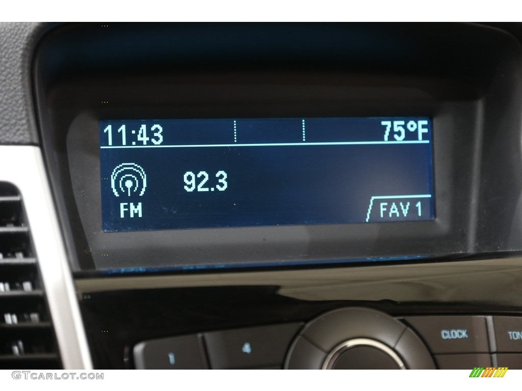 2014 Cruze LS - Champagne Silver Metallic / Jet Black/Medium Titanium photo #10