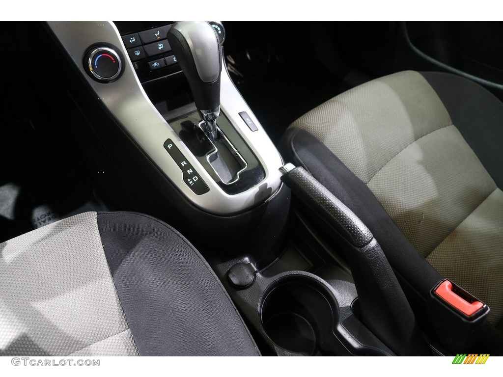 2014 Cruze LS - Champagne Silver Metallic / Jet Black/Medium Titanium photo #11