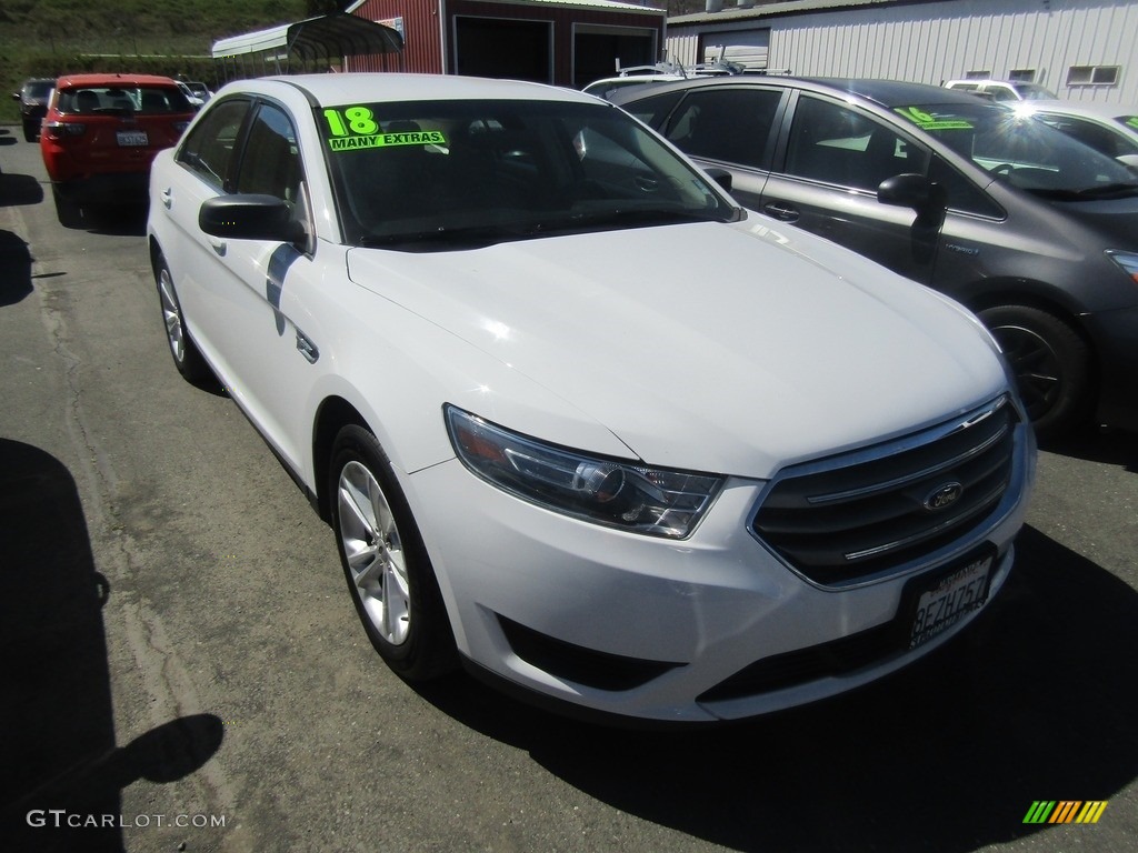2018 Taurus SE - Oxford White / Dune photo #1