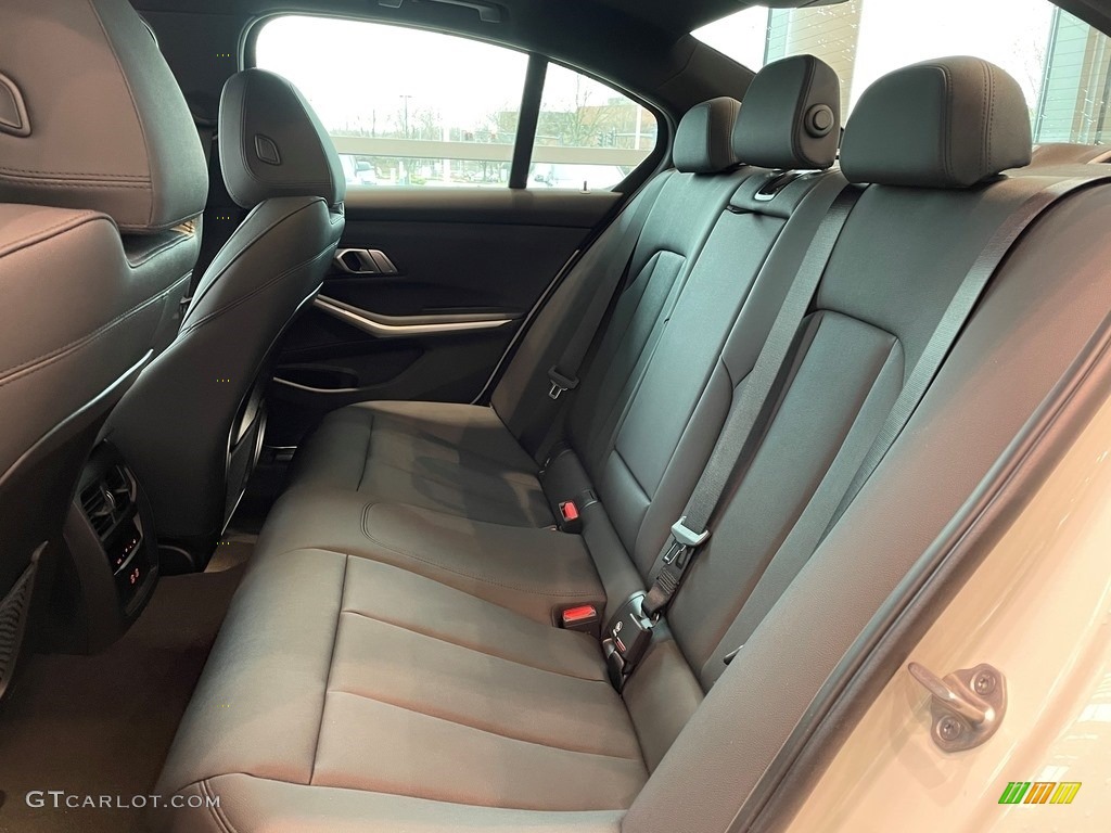 2021 3 Series 330i xDrive Sedan - Alpine White / Black photo #4