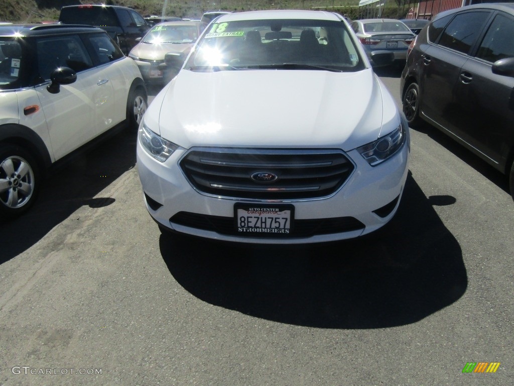 2018 Taurus SE - Oxford White / Dune photo #7