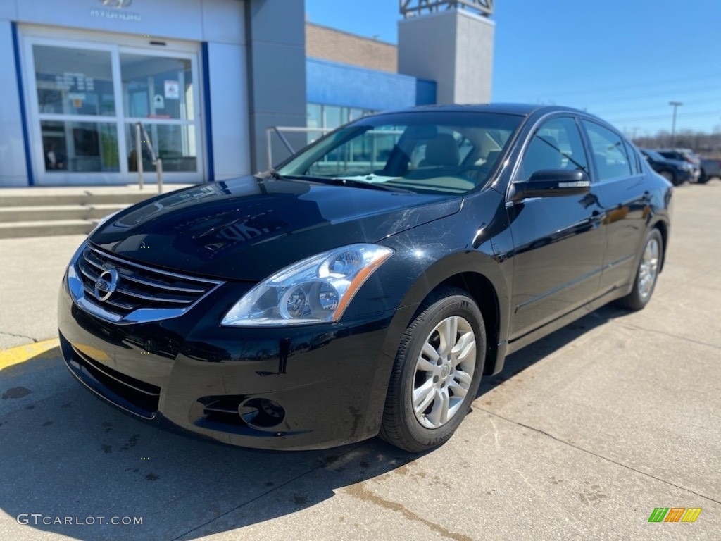 Super Black Nissan Altima