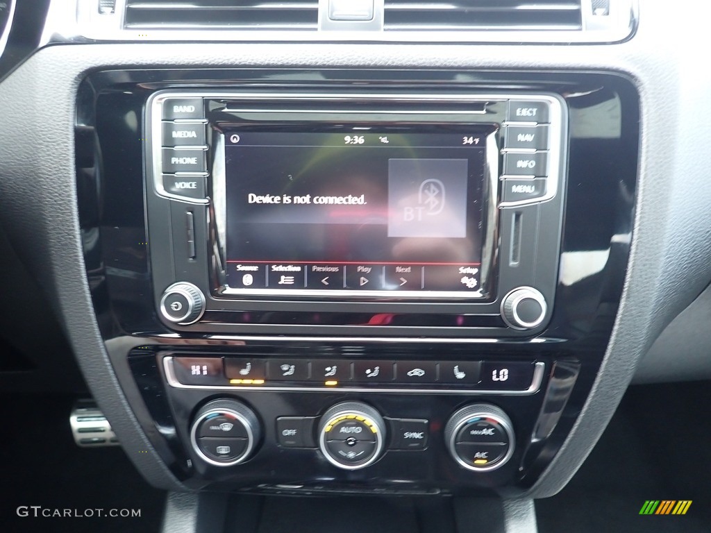 2017 Volkswagen Jetta GLI 2.0T Controls Photo #141552545