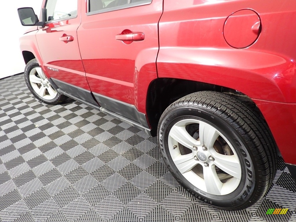 2011 Patriot Sport 4x4 - Deep Cherry Red Crystal Pearl / Dark Slate Gray/Light Pebble photo #9