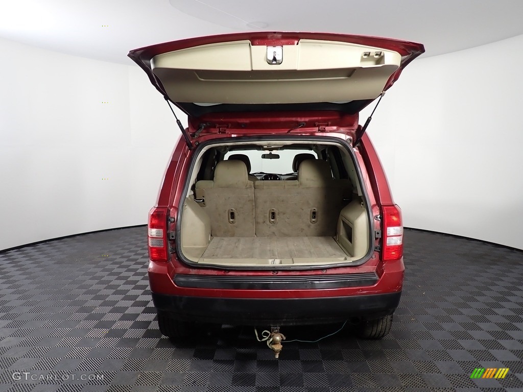 2011 Patriot Sport 4x4 - Deep Cherry Red Crystal Pearl / Dark Slate Gray/Light Pebble photo #13