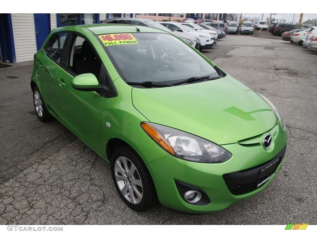 Spirted Green Metallic 2013 Mazda MAZDA2 Touring Exterior Photo #141556002