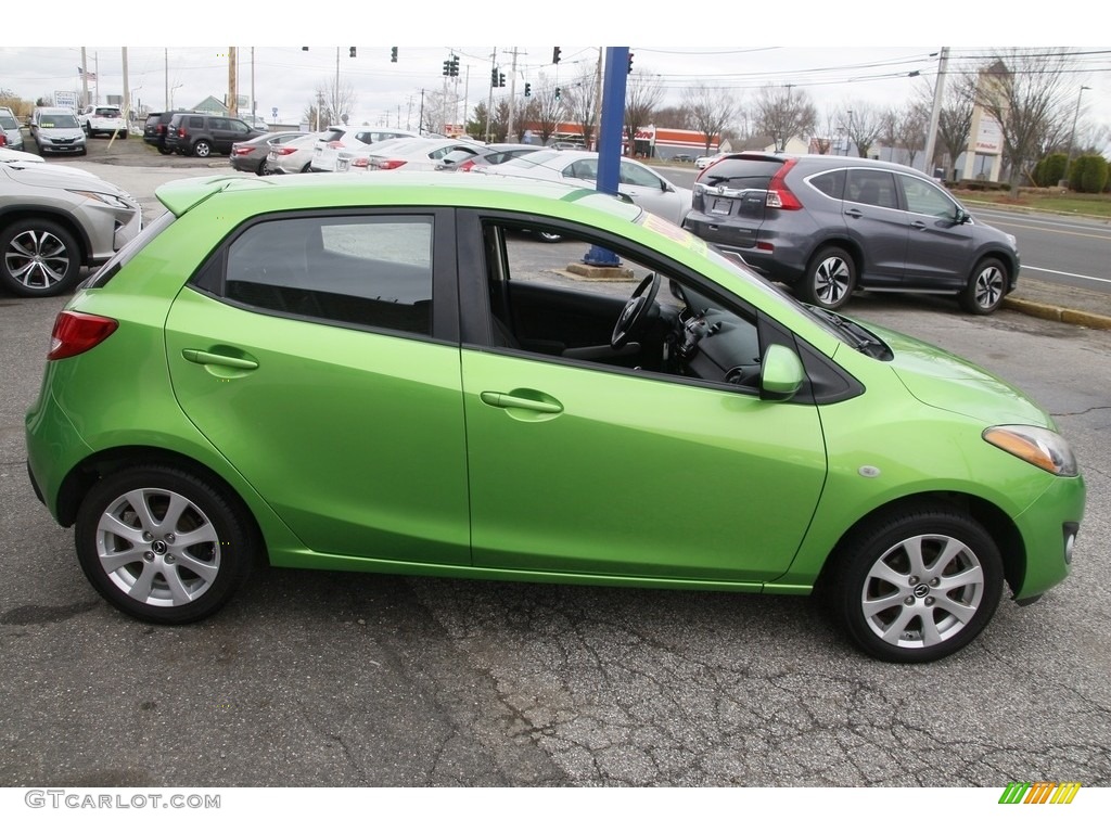 Spirted Green Metallic 2013 Mazda MAZDA2 Touring Exterior Photo #141556020