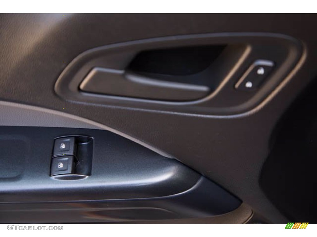 2015 Chevrolet Colorado WT Extended Cab Door Panel Photos