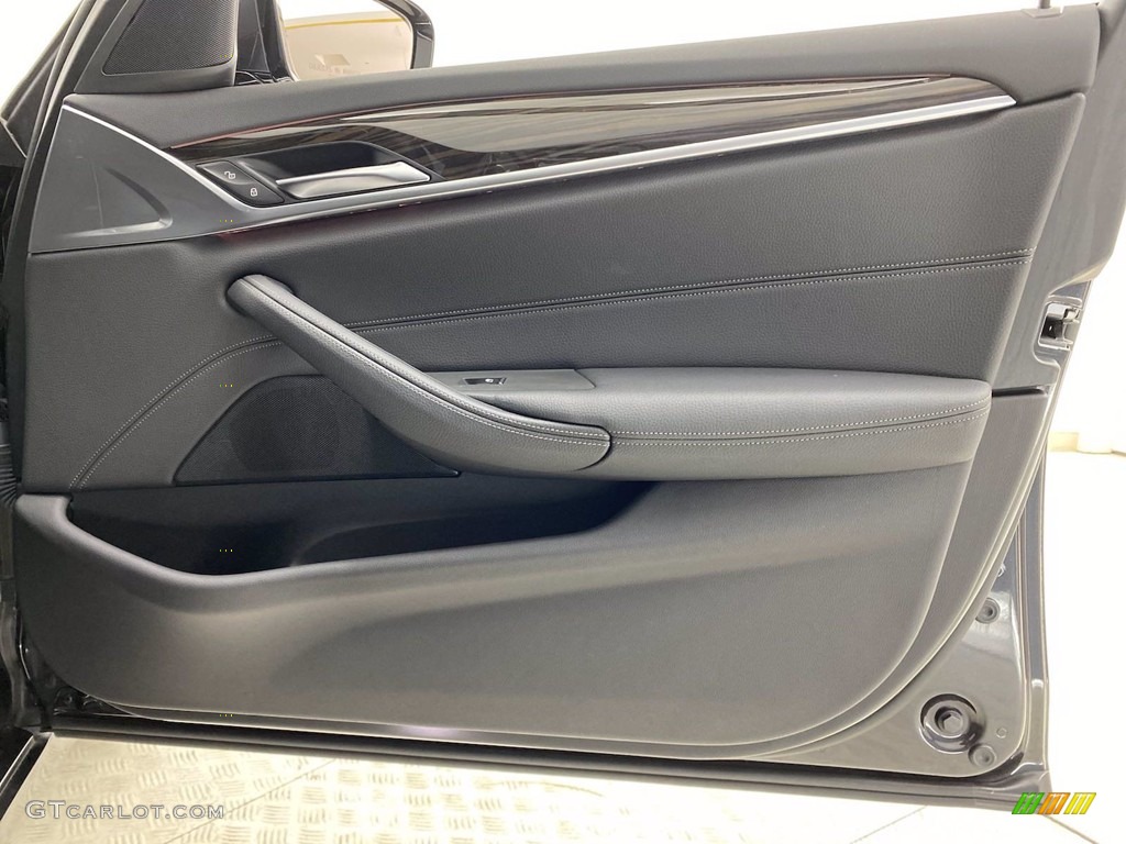 2018 5 Series 530i Sedan - Dark Graphite Metallic / Black photo #32