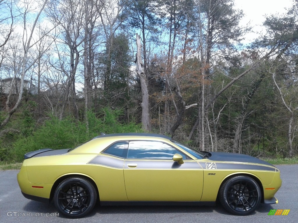 Gold Rush 2021 Dodge Challenger R/T Scat Pack Exterior Photo #141559104