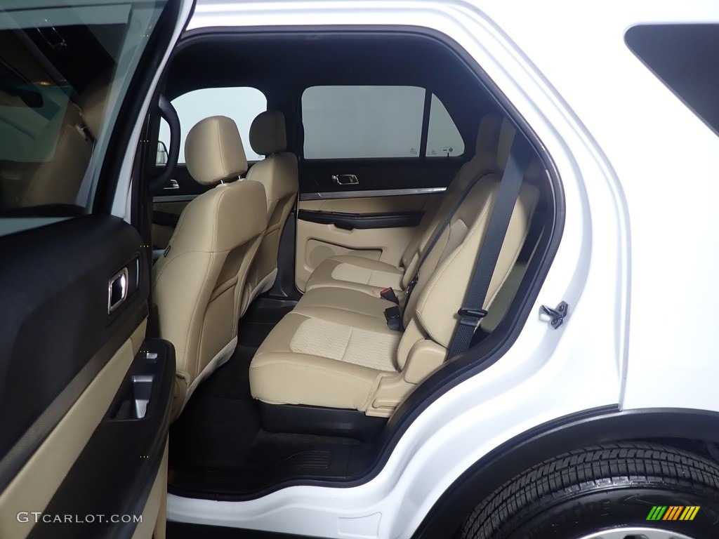 2016 Explorer 4WD - Oxford White / Medium Light Camel photo #37
