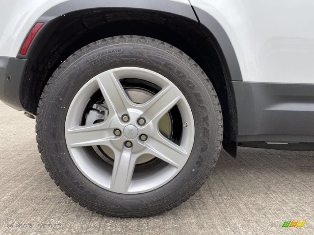 2021 Land Rover Defender 110 SE Wheel Photos