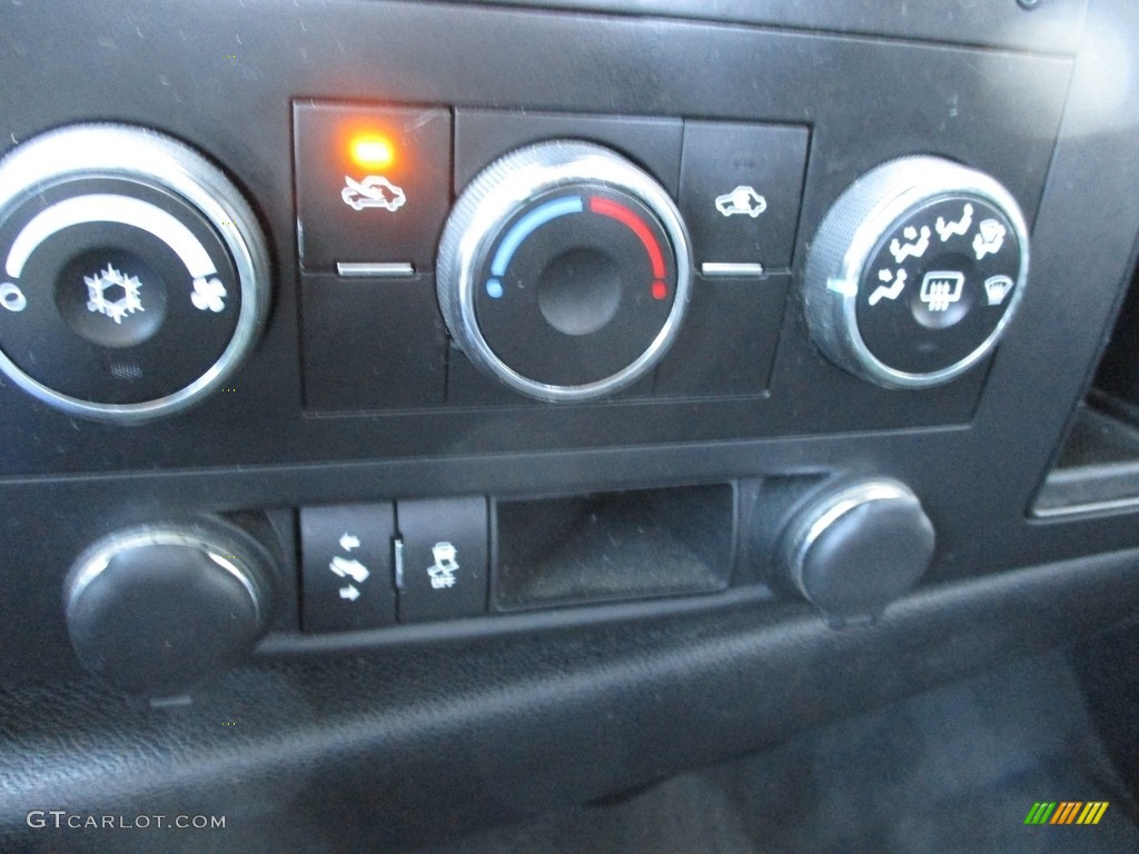2013 Chevrolet Silverado 2500HD LT Regular Cab Chassis Controls Photos