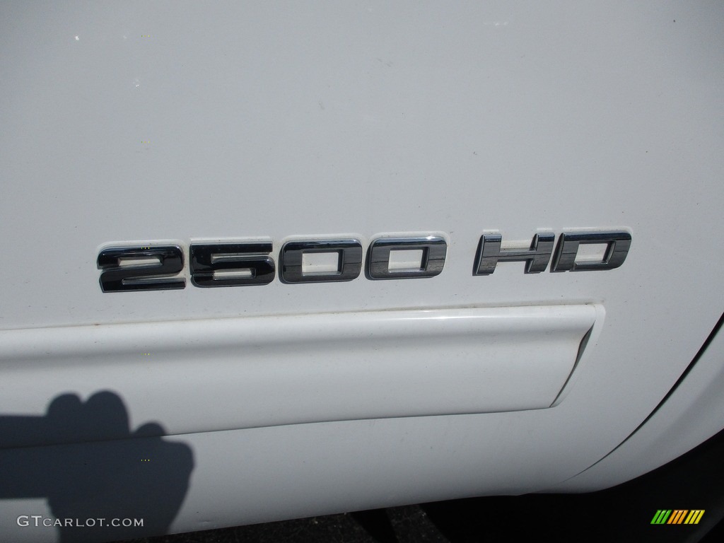 2013 Chevrolet Silverado 2500HD LT Regular Cab Chassis Marks and Logos Photos