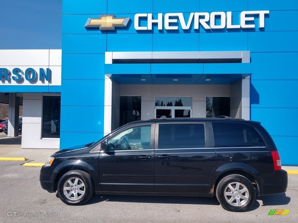 Brilliant Black Crystal Pearlcoat Chrysler Town & Country