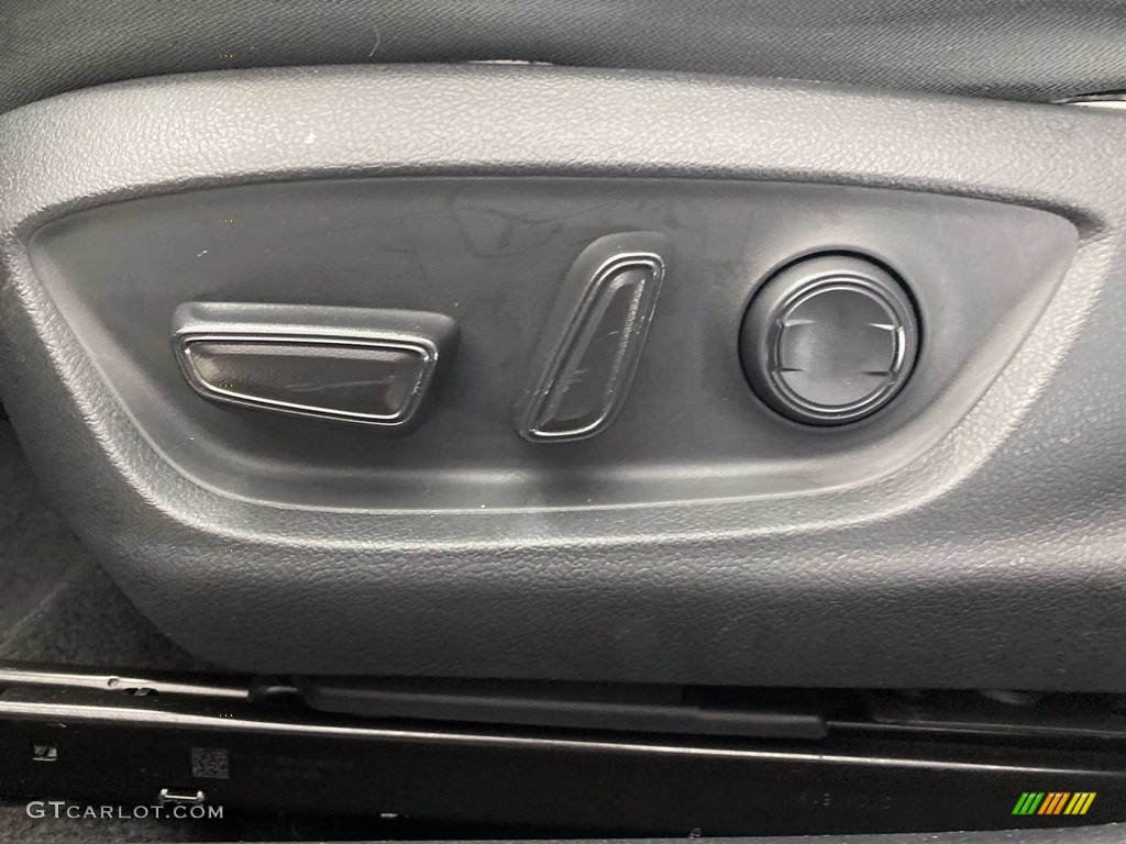 2019 Camry Hybrid LE - Celestial Silver Metallic / Black photo #15
