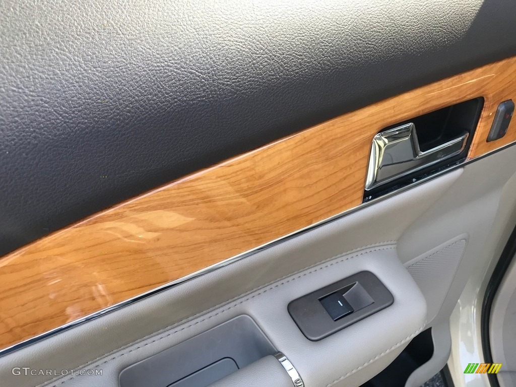 2015 Lincoln MKX AWD Light Stone/Medium Light Stone Door Panel Photo #141575347