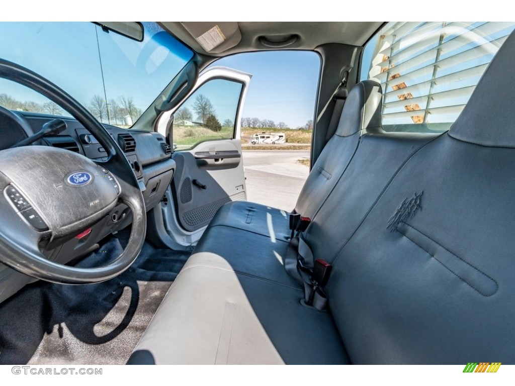 2007 F250 Super Duty XL Regular Cab - Oxford White Clearcoat / Medium Flint photo #20