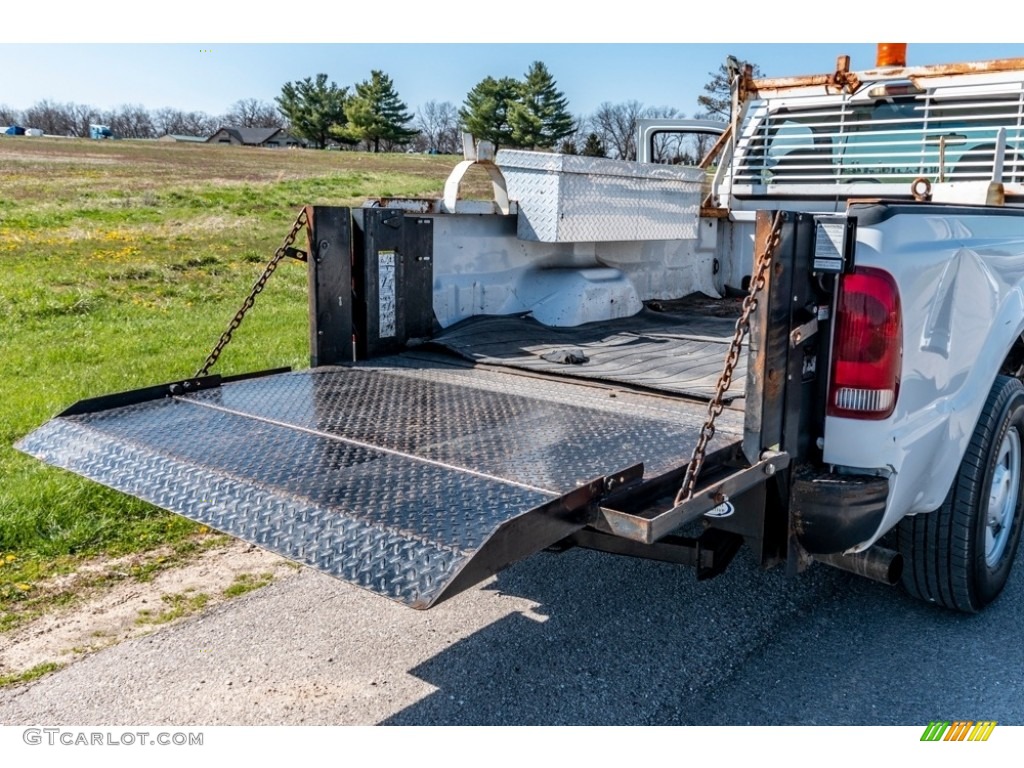 2007 F250 Super Duty XL Regular Cab - Oxford White Clearcoat / Medium Flint photo #26