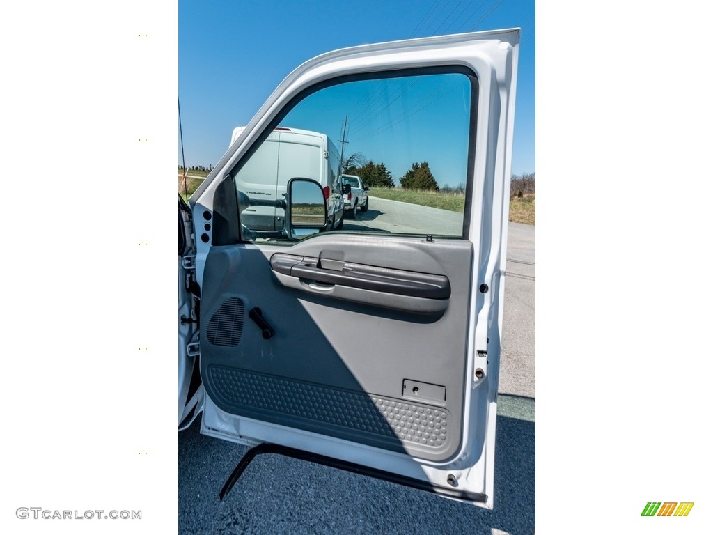 2007 F250 Super Duty XL Regular Cab - Oxford White Clearcoat / Medium Flint photo #28